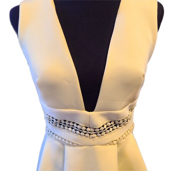 Asos NWT Light Yellow V-Neck Open Ruffle Back Fit & Flare Skater Dress, Size 8 - Picture 3 of 9